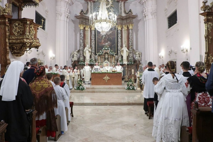 Slavlje svete Terezije, zaštitnice požeške Katedrale