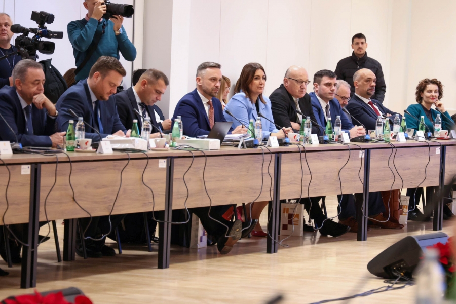 Županica Jozić na sastanku Vlade sa županima, predstavnicima Udruge gradova i Hrvatske zajednice općina u Virovitici