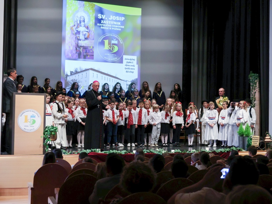 Svečanom akademijom obilježeno 15 godina rada Katoličke osnovne škole u Požegi