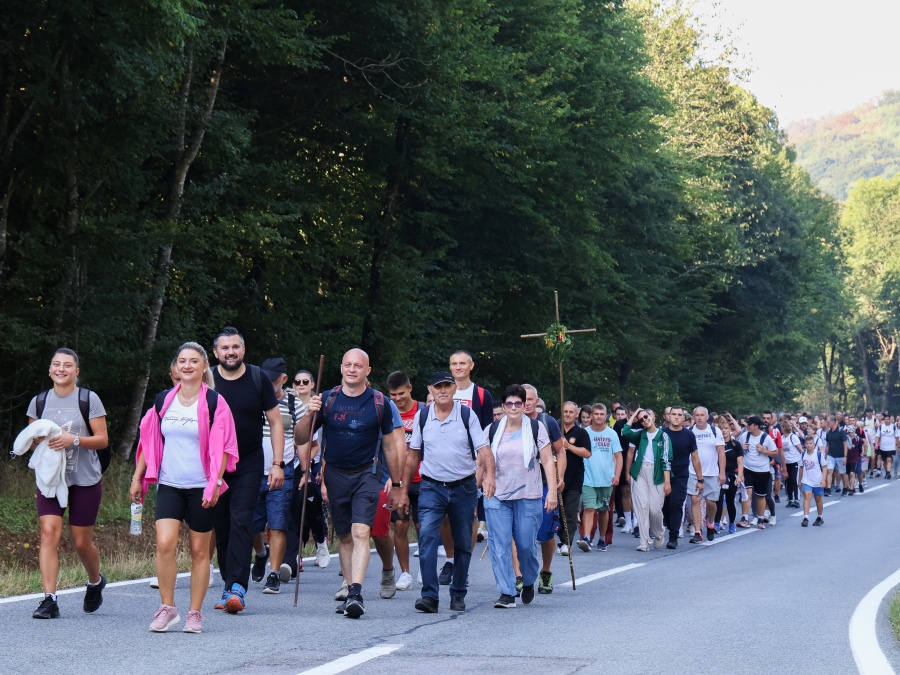 Brojni vjernici hodočaste prema voćinskom svetištu