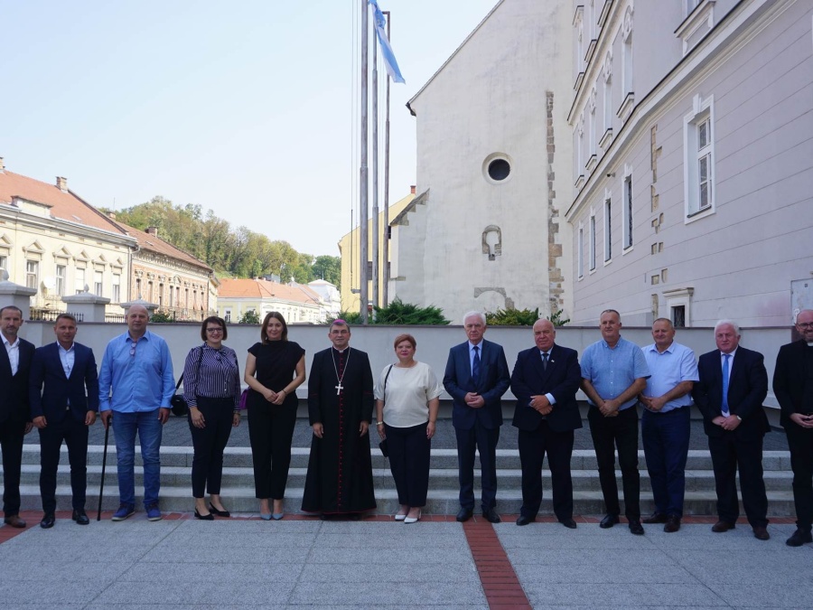 Susret požeškog biskupa Ive Martinovića sa županicom, gradonačelnicima i načelnicima s područja Požeško-slavonske županije