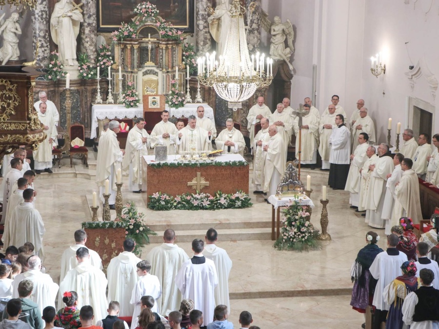 Slavlje svete Terezije, zaštitnice požeške Katedrale i grada Požege