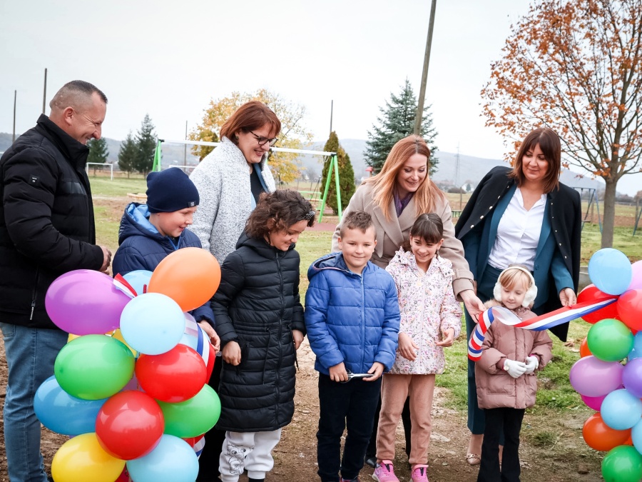 Na radost najmlađih otvoreno dječje igralište Grbavica u Pleternici