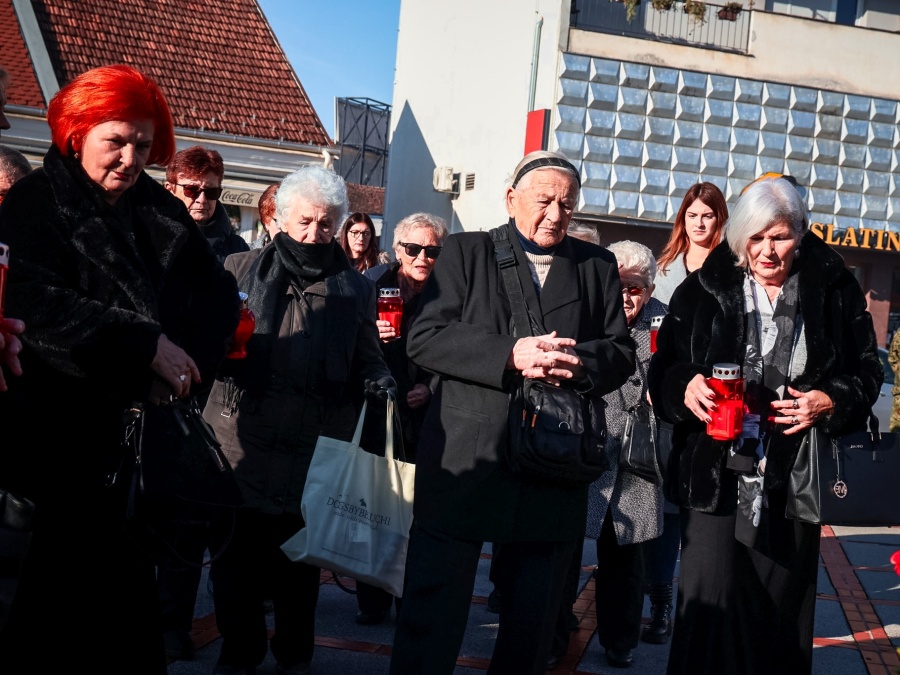 Roditelji poginulih branitelja: „Za našim stolom mjesta su uvijek prazna“