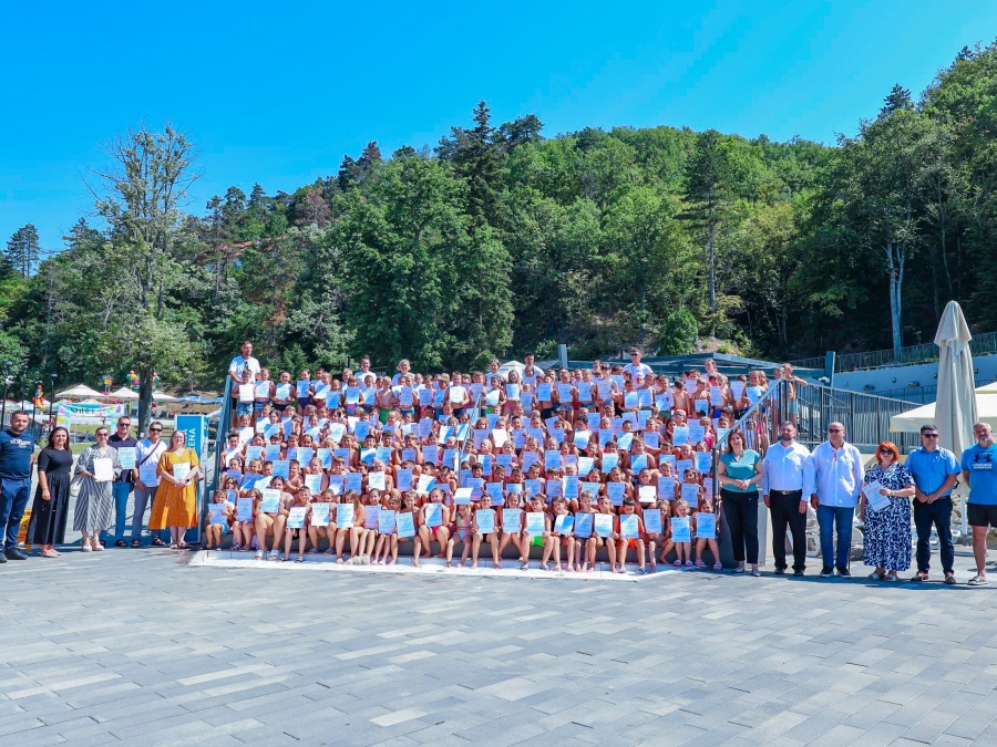 Iz školskih klupa u bazen: U županijski projekt Škole plivanja uključeno gotovo 300 učenika