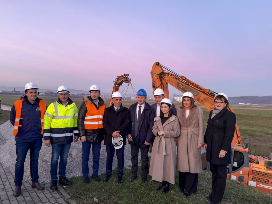 Ministrica Vučković u Požeško-slavonskoj županiji: Nastavak radova na Aglomeraciji Pleternica i dodjela tri nova ugovora za projekte izgradnje fotonaponskih elektrana