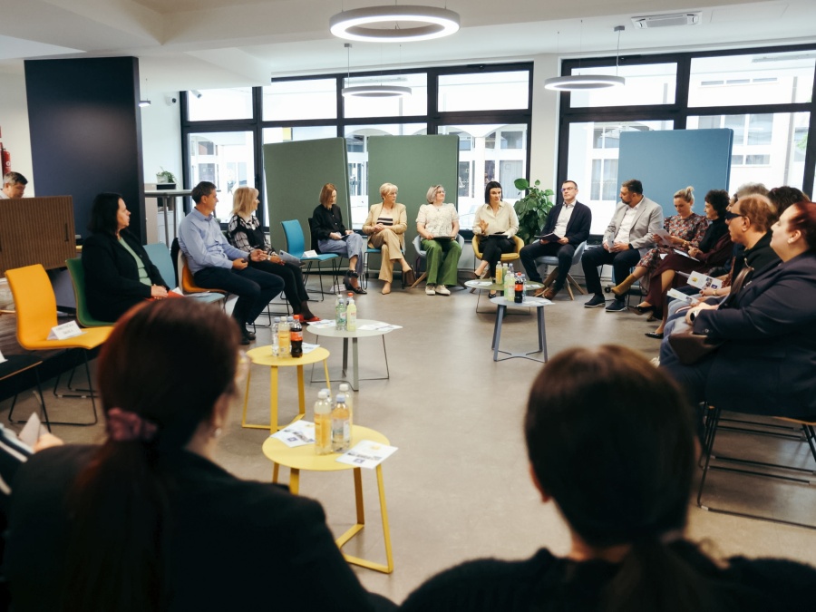 Dijalog kao prvi korak prema promjeni: Održan panel „Pristupačnost u praksi – izazovi i rješenja“