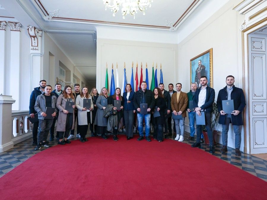 Mladim obiteljima s područja Požeško-slavonske županije uručeni ugovori za rješavanje stambenog pitanja