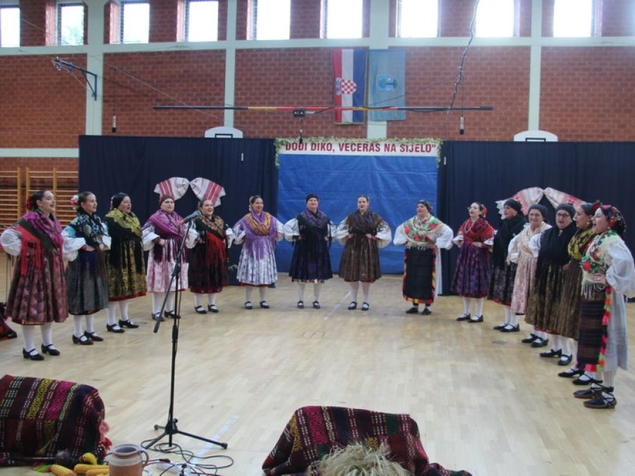 16. Smotra folklora 