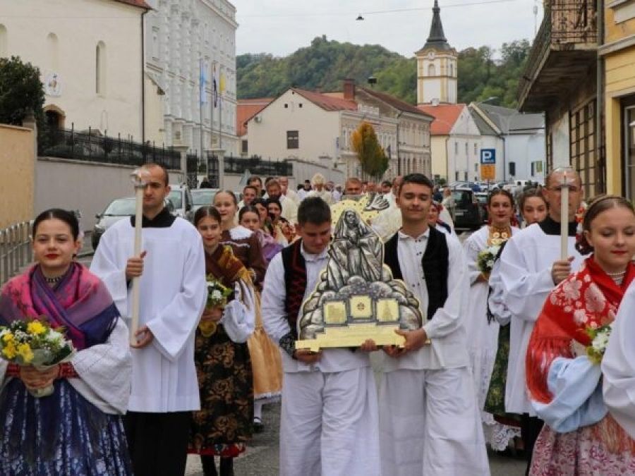 Proslavljena svetkovina svete Terezije, zaštitnice požeške Katedrale i grada Požege
