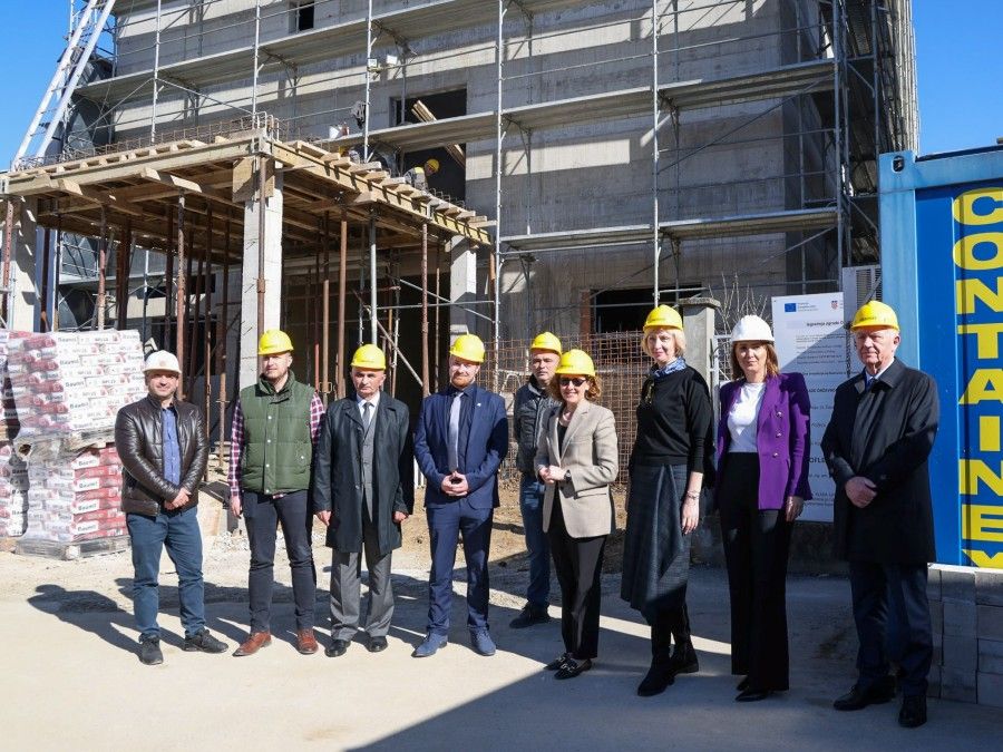 Ministrica Obuljen Koržinek obišla gradilište zgrade Državnog arhiva u Požegi