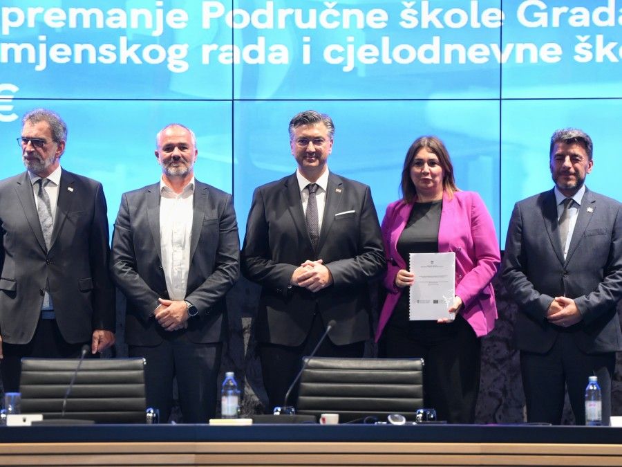 Uručen ugovor za prvi od jedanaest projekata za škole kojima je Požeško-slavonska županija osnivač