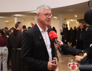 99803_foto_svecano_otvorena_galerija_franjevackog_samostana_rama_scit_63_1024_682_storagedefaultwatemarkwtmrk.png_800_0_100_r_b_0_0_c1