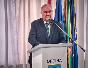 9dc0da1b-b459-47b9-84f1-296d179c94fc