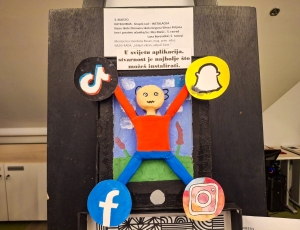 1E2DF8EE-54B7-4D5D-A3A7-E7578A35A12F