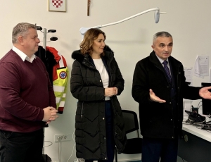 56B537DA-0366-45F7-BF72-A5D08940D398